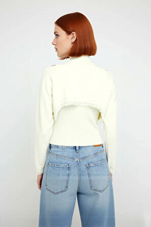 Kadın Regular Kalıp Orta Kalın Triko Kazak Bluz Takımı Düşük Kol Püsküllü Dik Yaka Kış Modası