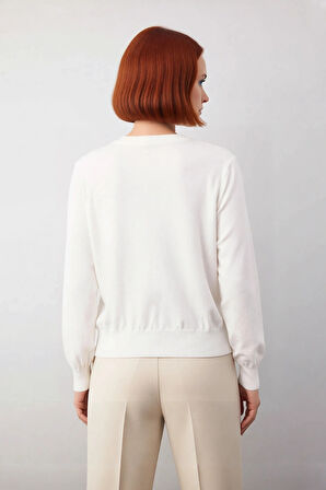 Kadın Düz Bisiklet Yaka Ekru Triko Kazak Regular Kalıbı ile Kışa Özel Şık ve Konforlu Kaliteli