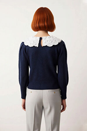 Kadın Gömlek Yaka Detaylı Triko Kazak Regular Kalıbı İle Kışlık Günlük Şıklık Sunuyor Kaliteli