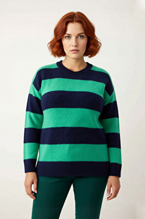 Kadın Şık Çizgili Bisiklet Yaka Triko Kazak Düşük Kol Tasarımıyla Kış Kombinlerinin Gözdesi