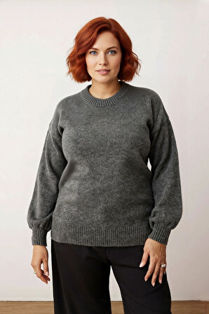 Kadın Şık Regular Kalıp Triko Kazak Polo Yaka Ve Taş Detaylı Düşük Kol Tasarımıyla Kışa Hazır