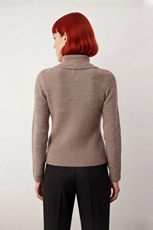 Kadın Orta Kalınlık Düz Desen Polo Yaka Triko Kazak Rahatlık ve Şıklık Sunan Günlük Kullanım