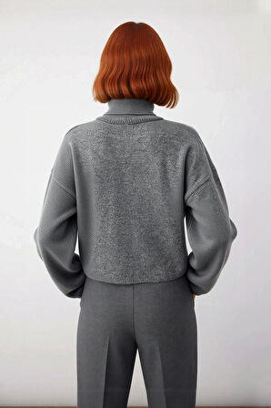 Kadın Oversize Balıkçı Yaka Düşük Kol Triko Kazak Süper Crop Boy Kışlık Rahat Ve Şık Tasarım