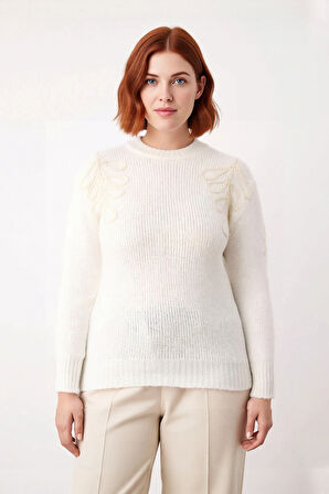 Kadın Ekru Bisiklet Yaka Uzun Kollu Triko Kazak Çiçek Nakış Detaylı Regular Kalıp Kış Kombinleri