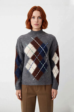 Kadın Modern Baklava Desenli Oversize Triko Kazak Dik Yaka Detaylı Soğuk Havalar İçin İdeal