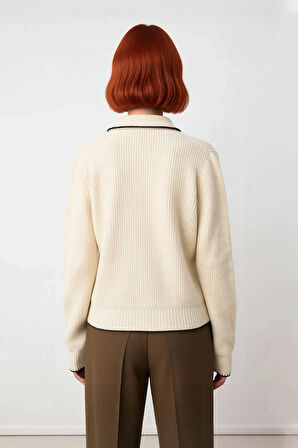 Kadın Casual Fular Yaka Triko Kazak Standart Kol ve Orta Kalınlık Sayesinde Gün Boyu Konfor.