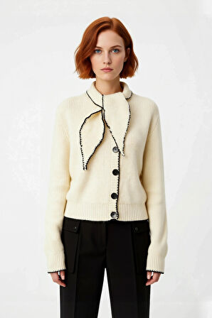 Kadın Casual Fular Yaka Triko Kazak Standart Kol ve Orta Kalınlık Sayesinde Gün Boyu Konfor.