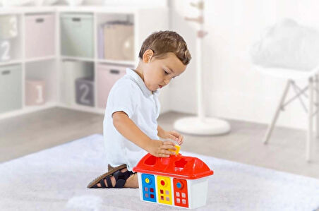 Çocuk Dolu Kilitli Mutlu Bultak Ev