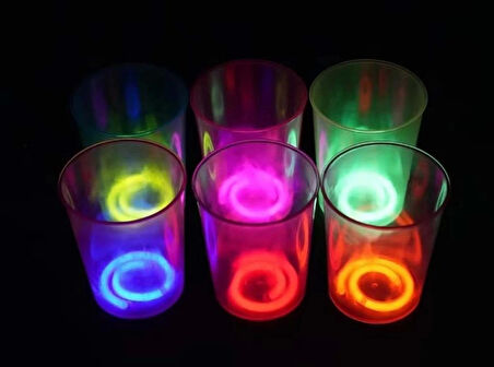 Karanlıkta Yanan Mega Glow Bardaklar 8 Adet Gece Işığı Özelliği
