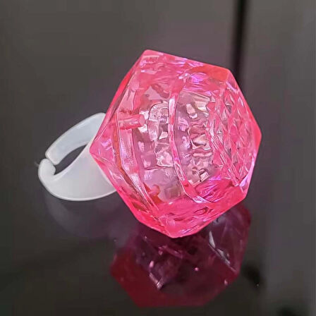 Kristal Tasarımlı Led Glow Işıklı Pembe Yüzük 3 Modlu 3.5 x 5 cm