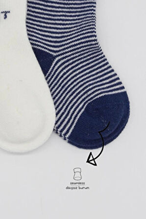 Göz alıcı renkleriyle ayak gelişimini destekleyen soket çorap takımı