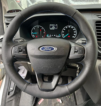 FORD FOCUS 4 ARACA ÖZEL DİKMELİ DİREKSİYON KILIFI(MAVİ İPLİ)