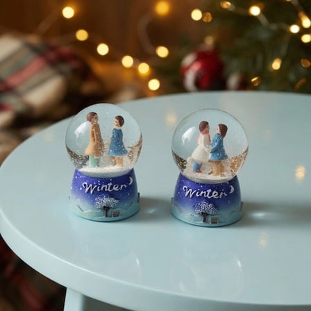 Hediyelik Toptan Winter Temalı Sevimli Çiftler Mini Işıklı Kar Küresi