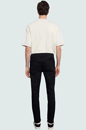 Erkek Dar Kesim Denim Pantolon Esnek Günlük Stil Modern Tasarım Yaz Aylarının Vazgeçilmezi