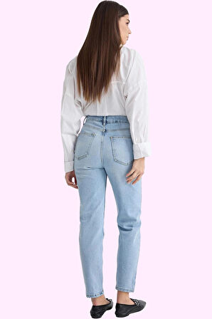 Kadın Mom Jean Pantolon Rahat Kesim Denim Kumaş Günlük Kullanım Yaz Aylarının Vazgeçilmezi