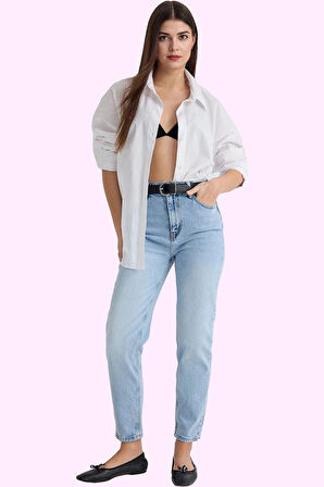 Kadın Mom Jean Pantolon Rahat Kesim Denim Kumaş Günlük Kullanım Yaz Aylarının Vazgeçilmezi