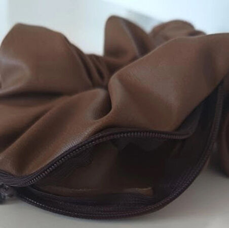 FERMUARLI LASTİKLİ SUNİ DERİ TOKA KAHVE