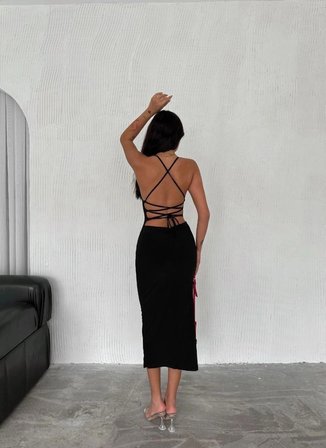 Kadın İp Askılı Sırt Dekolteli Bağlama Detaylı Yırtmaçlı Midi Elbise - Siyah