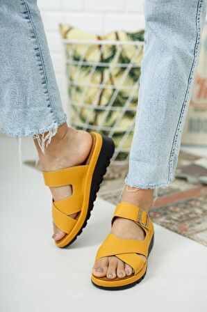 Freya Çapraz Toka Detaylı Casual Terlik