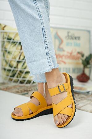 Freya Çapraz Toka Detaylı Casual Terlik