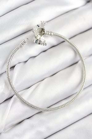 Pirinç Charm Zirkon Taşlı Taç Model Gümüş Renk Kadın Bileklik