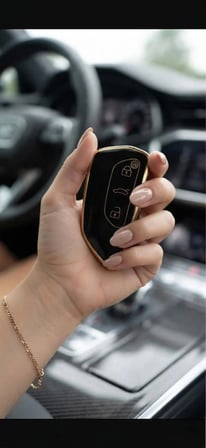 Volkswagen Golf MK8 Uyumlu Lüks Silikon Anahtar Kılıfı Gold