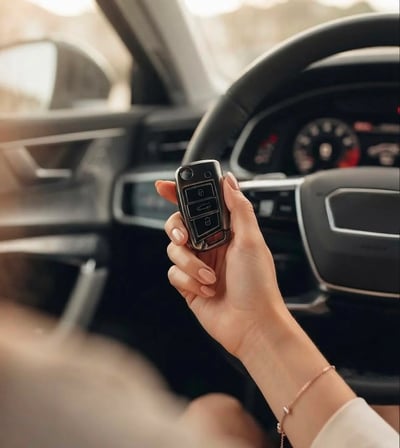 Volkswagen Golf 7,5 2012- 2020 Uyumlu Silikon Anahtar Kılıfı 3 Butonlu Smart Anahtar Füme