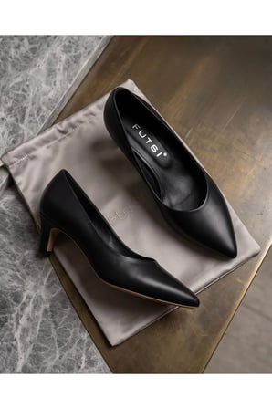 ROWAN Siyah Hakiki Deri Stiletto Kısa Topuklu Ayakkabı