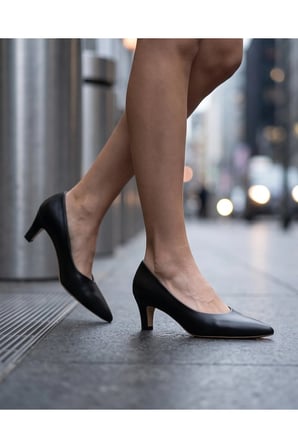 ROWAN Siyah Hakiki Deri Stiletto Kısa Topuklu Ayakkabı