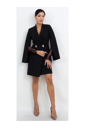 Blazer Tarzı Dantel Detaylı Mini Elbise