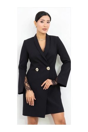 Blazer Tarzı Dantel Detaylı Mini Elbise