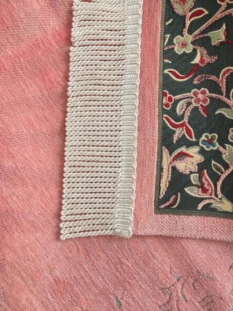 Pembe Çiçek Motifli Şönil Seccade Örgü Püsküllü Hediyelik Standart Boyut