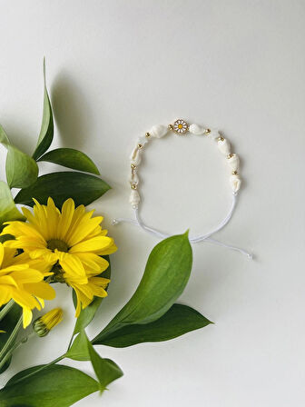 Papatya Figürlü Yıldız Detaylı Deniz Kabuklu Daisy Makrome Bileklik