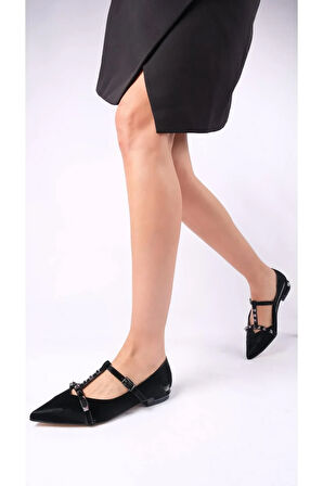 Bordo Babet Ayakkabı - Zarif Tasarım, Sivri Burun, Metal Detaylı, Günlük ve Resmi Kullanıma Uygun SİYAH / 39