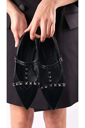 Bordo Babet Ayakkabı - Zarif Tasarım, Sivri Burun, Metal Detaylı, Günlük ve Resmi Kullanıma Uygun SİYAH / 39