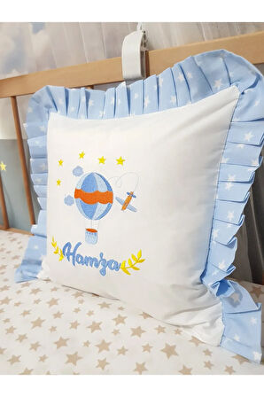 Nakışlı Kırlent Bebek İsimli 40x40 Cm İçi Dolgulu Fırfırlı Kırlent