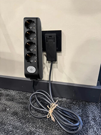 Viko Ultra İnce Fişli Uzatma Kablosu Siyah 4’lü Anahtarlı (1.5m) – Dar Alanlar İçin Pratik Çözüm