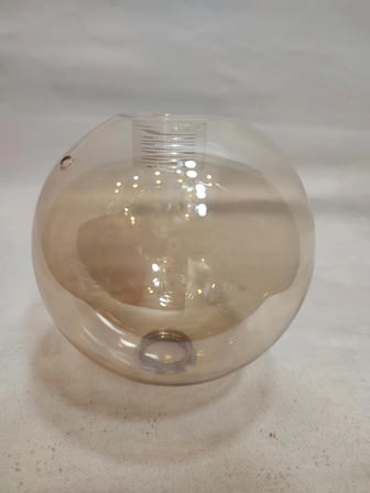 (G.9) AMPULE GÖRE,GLOB AVİZE CAMI.BAL RENKTE (Çapı:10.00 cm) KÜRE.Kendinden dişli