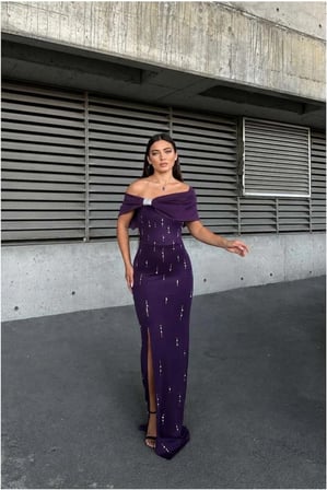 STR STORE Dik Taş Abiye Yaka Elbise Maxi Detaylı · Renk: Zümrüt · Beden: M GBZS