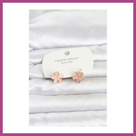 STR STORE Pirinç Gold Renk Pembe Çiçek Model Çocuk Küpe GBZS