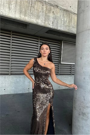 STR STORE Kadife Kumaş Abiye Payetli Yaka Asimetrik Elbise · Renk: Hologram · Beden: S GBZS