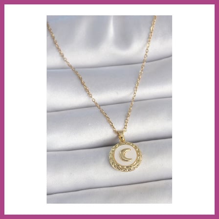 STR STORE 316L Çelik Gold Renk Zincir Beyaz Mineli Hilal İşlemeli Madalyon Model Kadın Kolye GBZS
