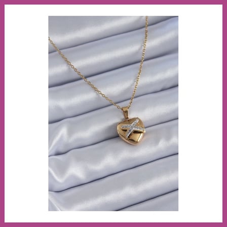 STR STORE 316L Çelik Gold Renk Zirkon Detay Kalp Model Kadın Kolye GBZS
