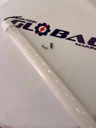 Lampist Geniş Kasa 40W 120CM LED Etanj Armatür – IP65 Su Geçirmez Toz Geçirmez 6500K Beyaz Işık Bant Armatür