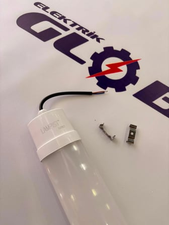 Lampist Geniş Kasa 40W 120CM LED Etanj Armatür – IP65 Su Geçirmez Toz Geçirmez 6500K Beyaz Işık Bant Armatür
