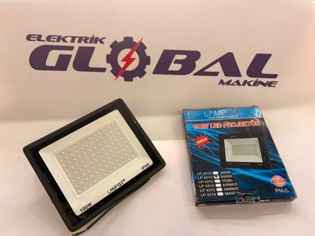 Lampist 100W Led Projektor – 10000 Lumen Yuksek İ̇Sikli İ̇P66 Su Gecirmez 6500K Beyaz İ̇Sik Dis Mekan Bahce Ve Santiye Aydinlatmasi