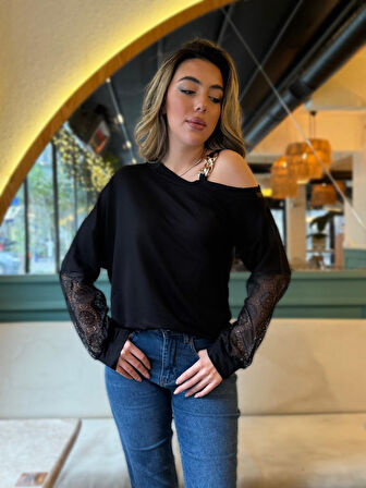 GETİCARET Kadın Uzun Kollu Tek Omuzu Açık Askılı Toka Ve Dantel Detay Viskon Iki Iplik Bluz