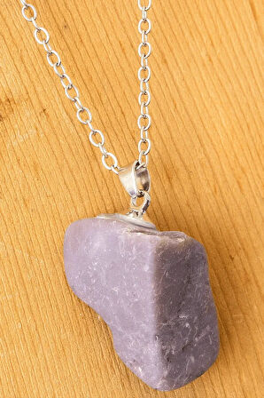 Sertifikalı Ham İşlenmemiş Açık Mor Çeroit Taşı Kolye