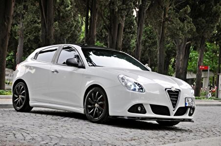 Alfa Romeo Giulietta Yan Marşpiyel (Plastik)