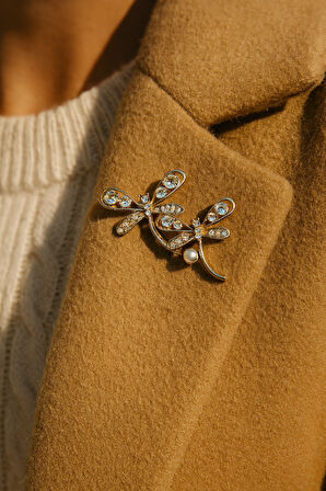 Altın Kaplama Çift Yusufçuk Figürlü İnci Taş Detaylı Zarif Çelik Broş Kadın Aksesuar